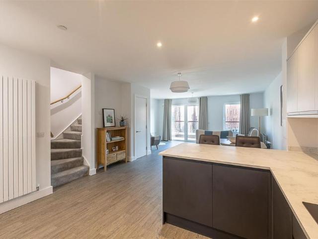 3 bedroom maisonette to rent