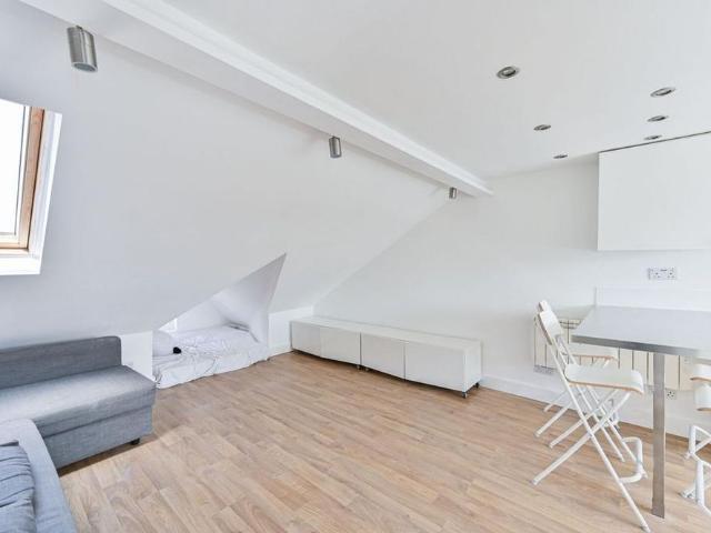 3 bedroom maisonette to rent