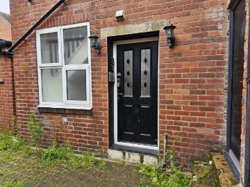 3 bedroom maisonette to rent
