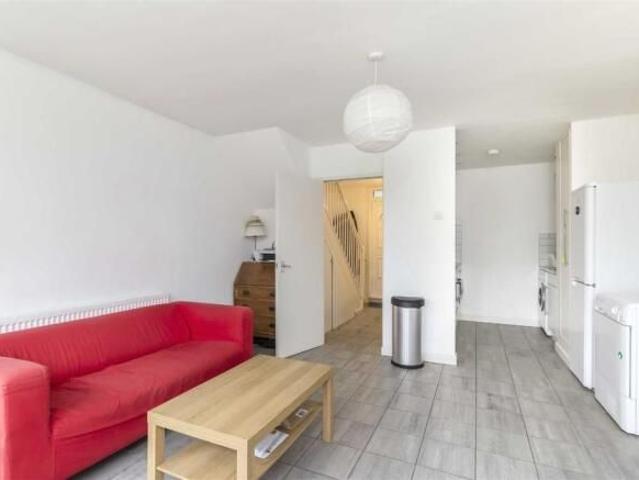 3 bedroom maisonette to rent