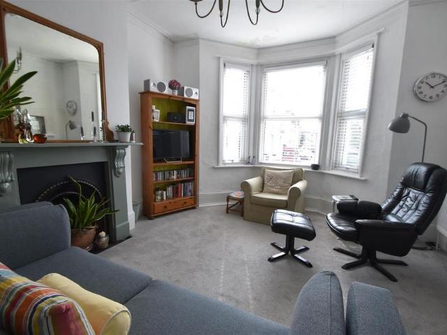 3 bedroom maisonette to rent