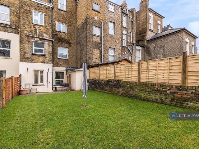 3 bedroom maisonette to rent