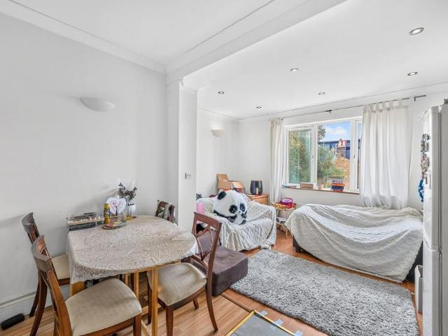 3 bedroom maisonette to rent