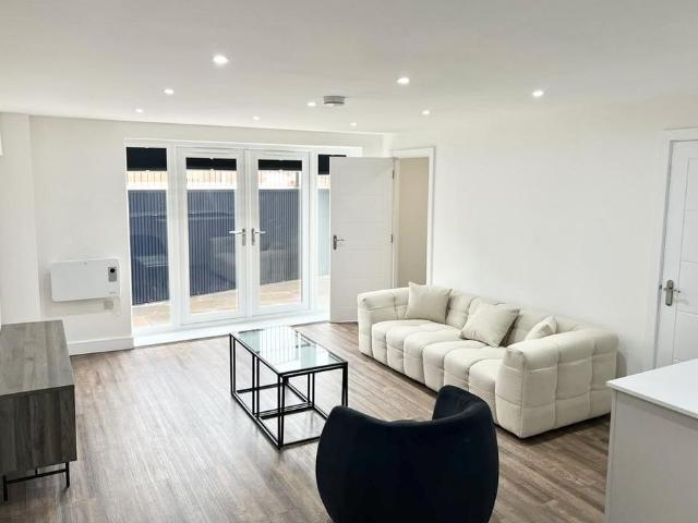 3 bedroom maisonette to rent