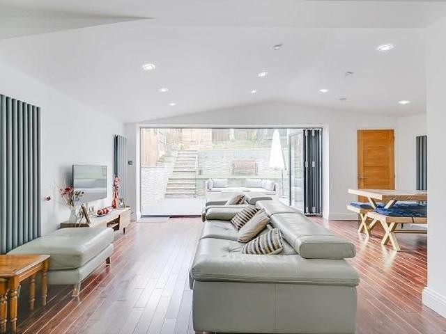 3 bedroom maisonette to rent