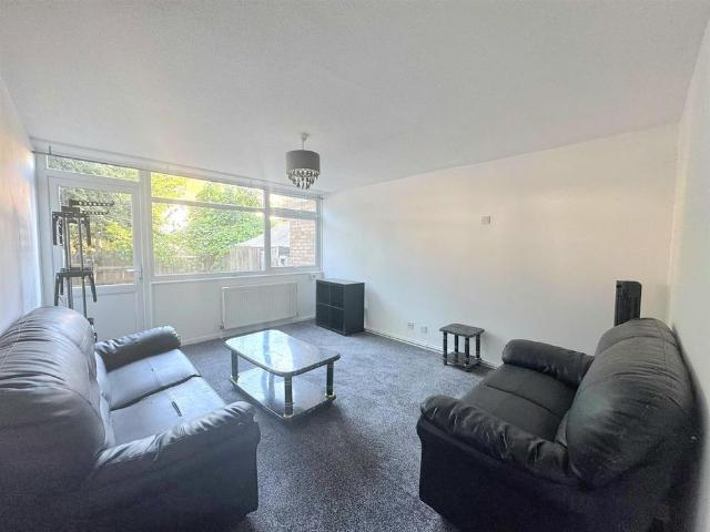 3 bedroom maisonette to rent