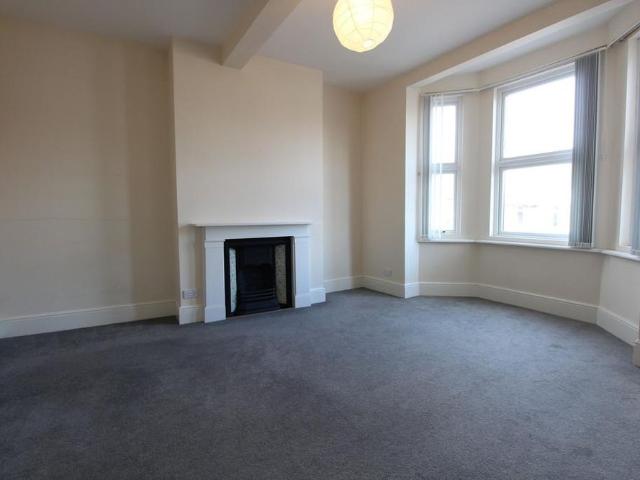 3 bedroom maisonette to rent