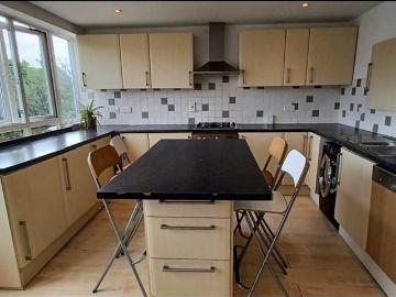 3 bedroom maisonette to rent