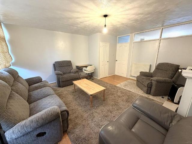 3 bedroom maisonette to rent