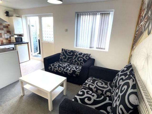 3 bedroom maisonette to rent