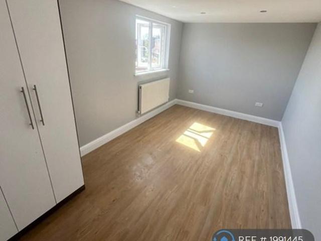 3 bedroom flat to rent