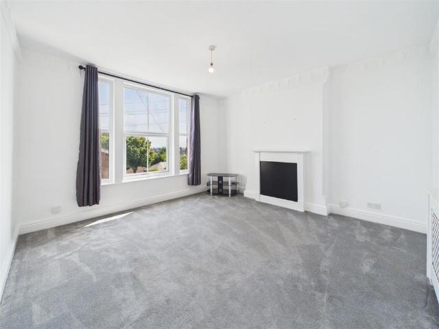 3 bedroom Maisonette to rent