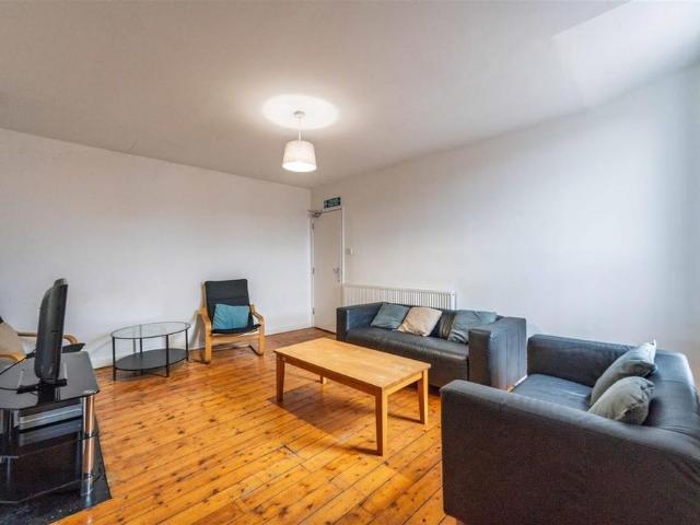 3 bedroom maisonette to rent
