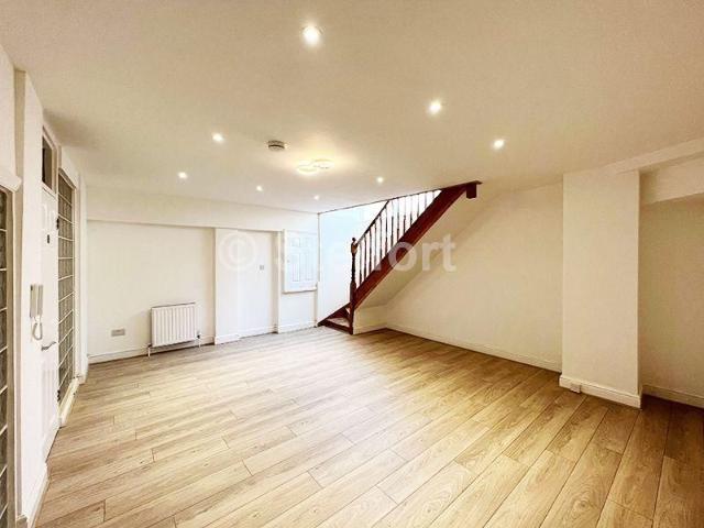 3 bedroom maisonette to rent