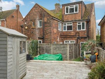 3 bedroom maisonette for sale
