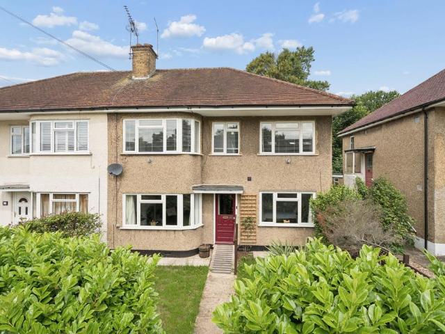 3 bedroom maisonette for sale