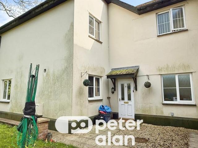 3 bedroom maisonette for sale