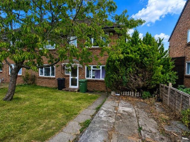 3 bedroom maisonette for sale