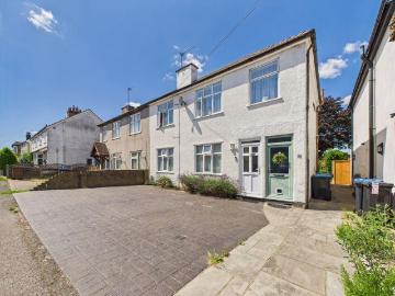 3 bedroom maisonette for sale