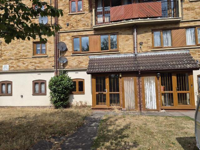 3 bedroom maisonette for sale