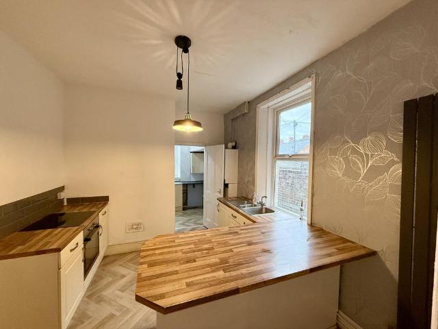 3 bedroom maisonette for sale