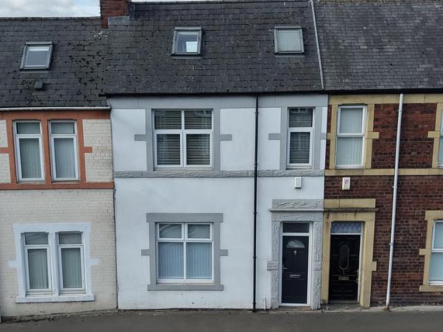 3 bedroom maisonette for sale