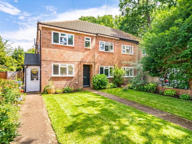 3 bedroom maisonette for sale