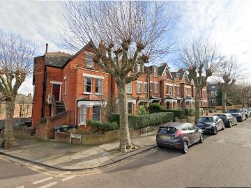 3 bedroom maisonette for sale