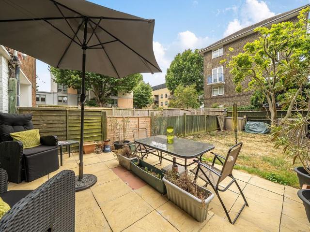 3 bedroom maisonette for sale