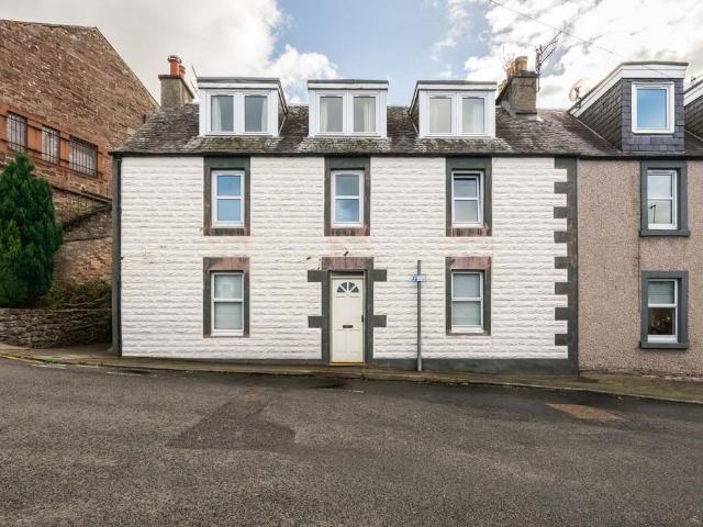 3 bedroom maisonette for sale