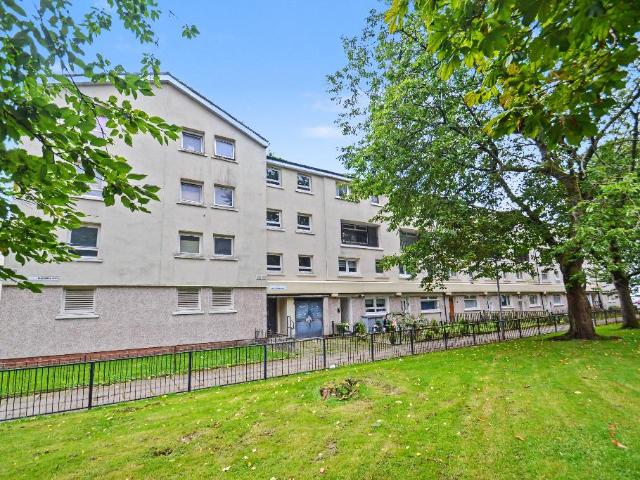 3 bedroom maisonette for sale