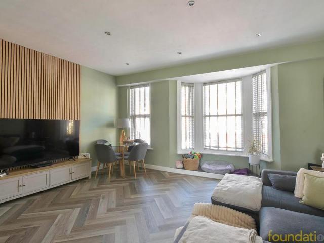 3 bedroom maisonette for sale
