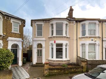 3 bedroom flat for sale