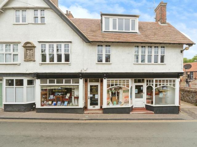 3 bedroom maisonette for sale