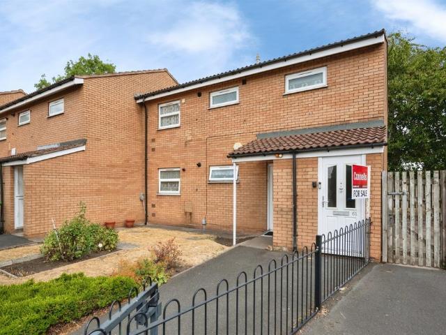 3 bedroom maisonette for sale