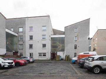 3 bedroom maisonette for sale