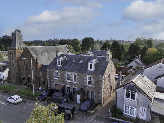 3 bedroom maisonette for sale