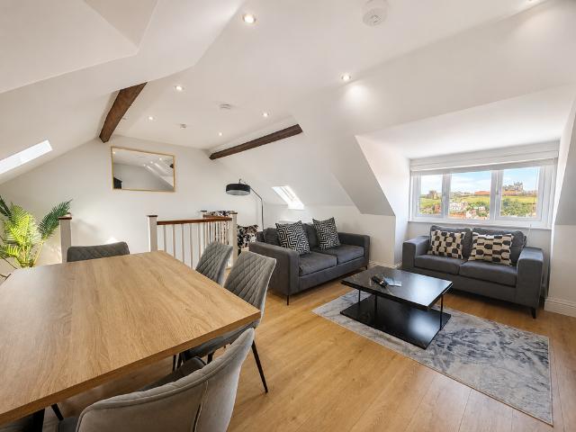 3 bedroom maisonette for sale