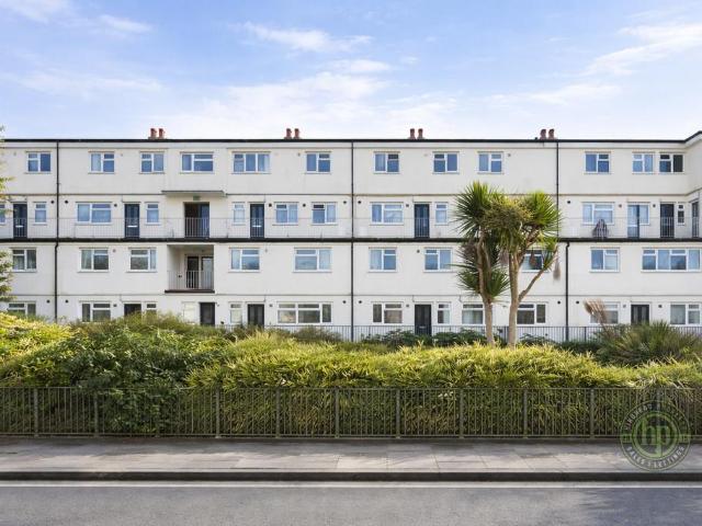 3 bedroom maisonette for sale
