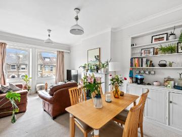 3 bedroom maisonette for sale
