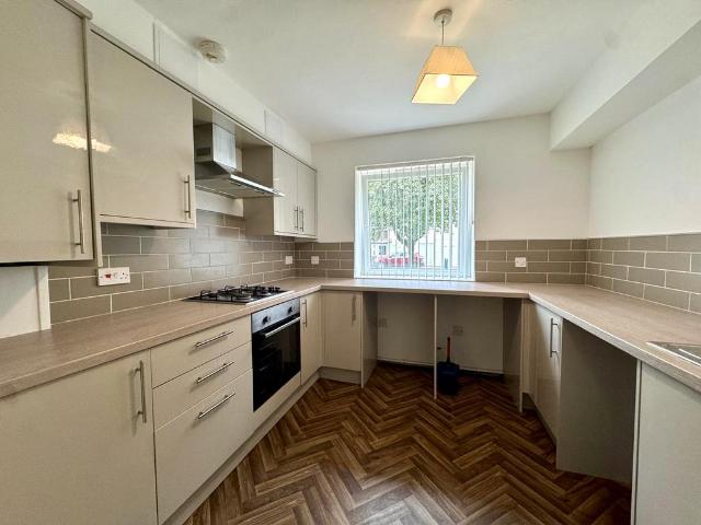 3 bedroom maisonette for sale