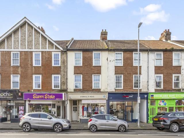 3 bedroom maisonette for sale