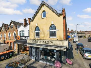 3 bedroom maisonette for sale