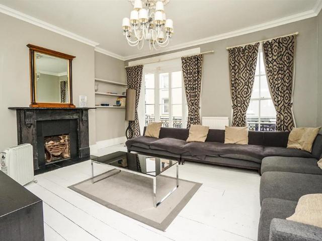 3 bedroom maisonette for sale