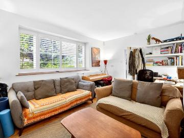 3 bedroom maisonette for sale