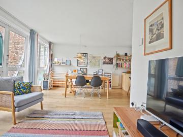 3 bedroom maisonette for sale