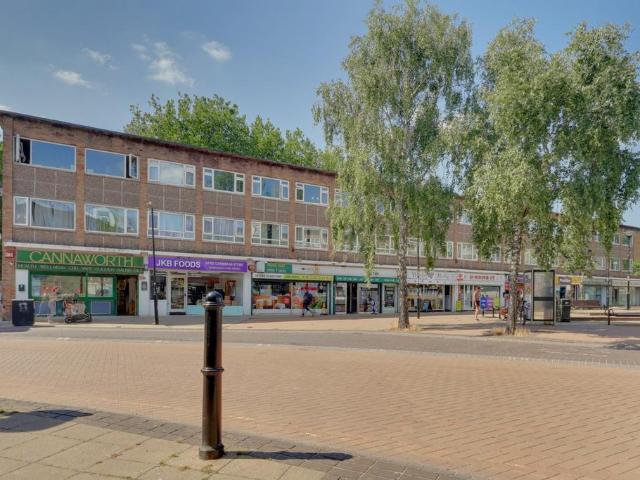 3 bedroom maisonette for sale