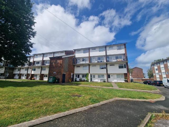 3 bedroom maisonette for sale