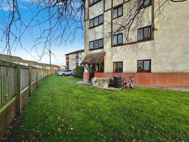 3 bedroom maisonette for sale