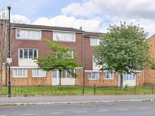 3 bedroom maisonette for sale